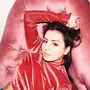 Zpěvačka Charli XCX si do klipu přizvala slavné muže