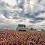 Třináct hvězd letošních českých festivalů