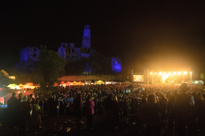 Festival Okoř se blíží a je téměř vyprodán | Hudební 